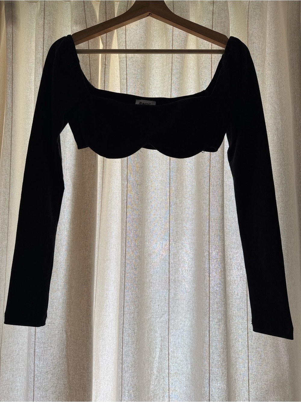 Princess Polly Black Scallop Hem Long Sleeve Crop Top
